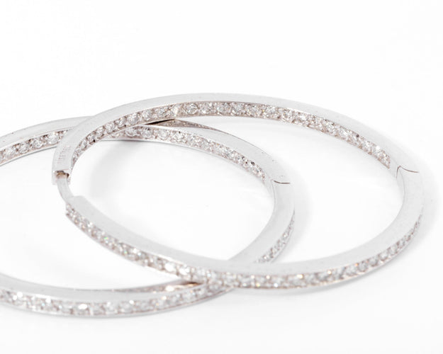 Boucles d'oreilles Créoles pavées en or gris et diamants 58 Facettes 1