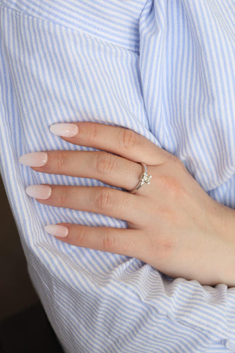 Bague 58 Bague solitaire en or blanc 18 carats et diamants 58 Facettes 2208894CN