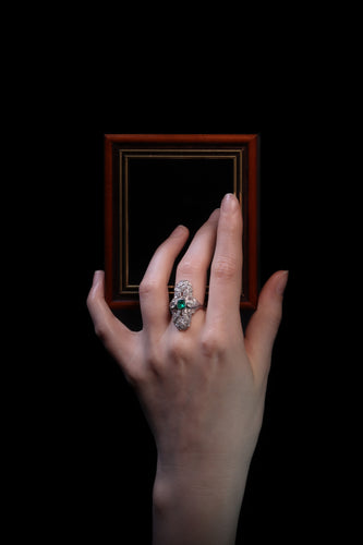 Bague 54 Bague Art déco de fiançailles en platine, diamants et émeraude 58 Facettes 22151-0121