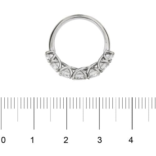 Bague 50 Bague alliance demi-éternité 7 diamants en or blanc 18 ct 58 Facettes 22213