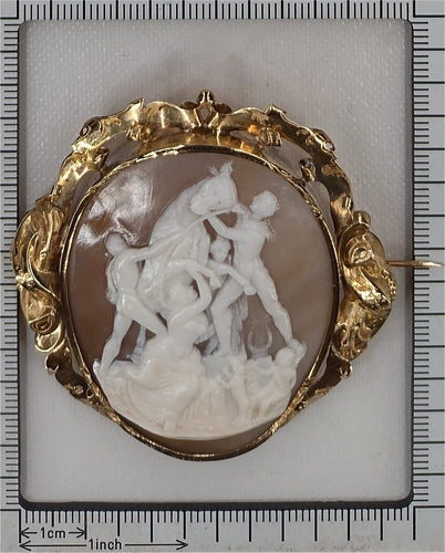 Broche Broche camée victorienne « The Farnese Bull » en or jaune 18K 58 Facettes 23271-0317