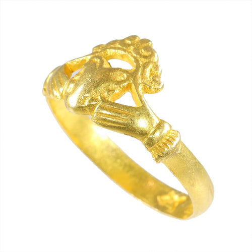 Bague 53 Bague Claddagh baroque vers 1670 en or jaune 58 Facettes 23304-0151