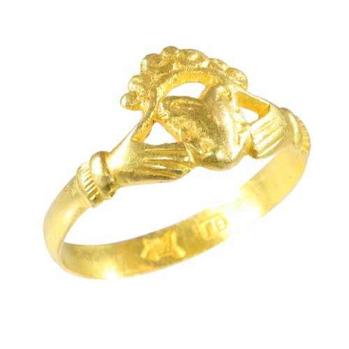 Bague 53 Bague Claddagh baroque vers 1670 en or jaune 58 Facettes 23304-0151