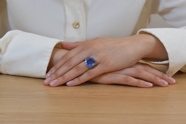 Bague 54 Bague en platine avec saphir de Ceylan et diamants 58 Facettes 23318 / 23216