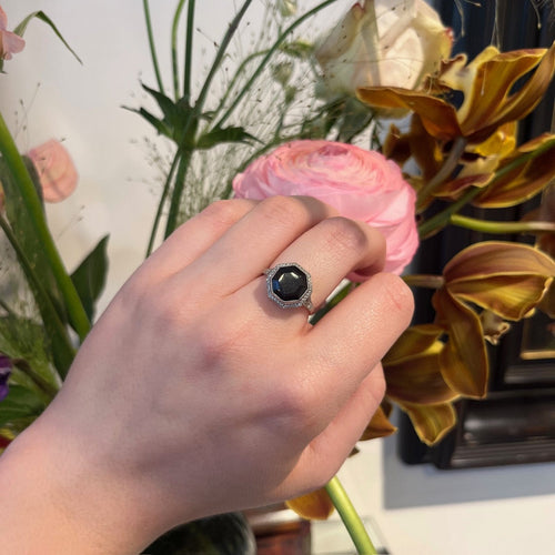 Bague 55 Bague Art déco en platine avec diamants et onyx 58 Facettes 596F005ED5EF462EB891EDCDB38AD8FA