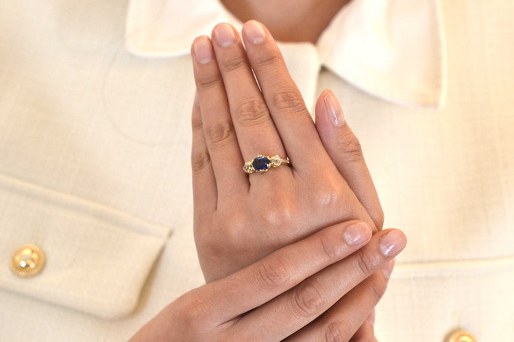 Bague 53 Bague en or jaune 18k avec saphir et diamants 58 Facettes 23334