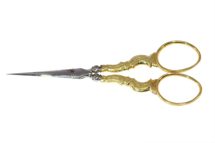 23360-0344.p05_Opulent Stitches  A French Gold Sewing Set from the Victorian Era-en.jpg