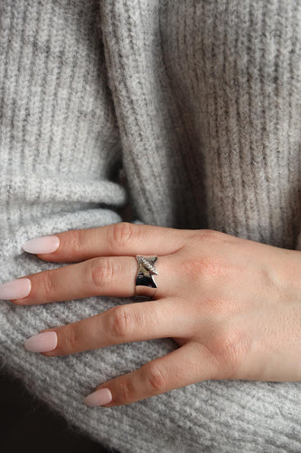 Bague 53 Bague en or blanc 18 carats sertie de diamants taille brillant 58 Facettes 2360821CN