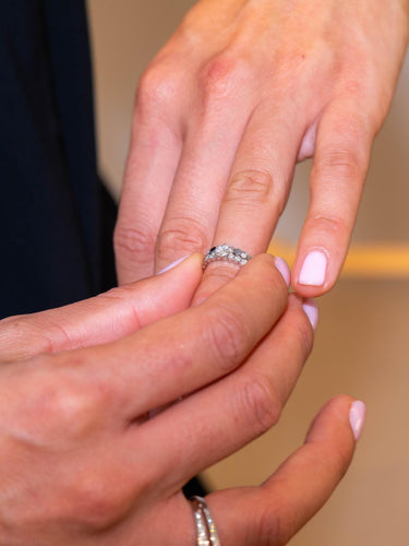 Bague 46 Chaumet Bague Alliance Bee my Love Or blanc Diamant 58 Facettes 2381950CN