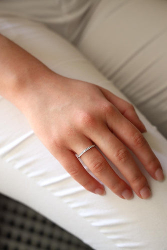 Bague 51 Bague demi-alliance en or blanc 18 carats et diamants 58 Facettes 2403196CN