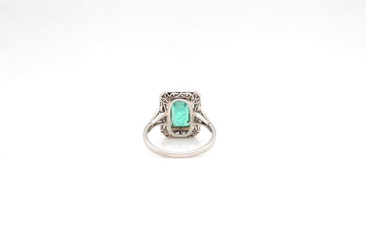 Bague 53 Bague rectangulaire en or jaune 18k et platine, émeraude et diamants 58 Facettes 24221 / 24039