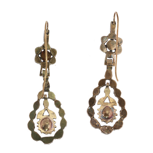 Boucles d'oreilles Boucles d'oreilles pendantes victoriennes en or jaune 18K et diamants 58 Facettes 24240-0376