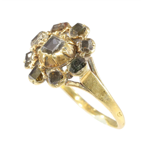Bague 59 Bague cluster de diamants ancienne en or jaune 18K, vers 1600 58 Facettes 24278-0234