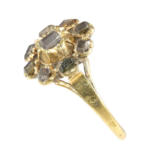 Bague 59 Bague cluster de diamants ancienne en or jaune 18K, vers 1600 58 Facettes 24278-0234