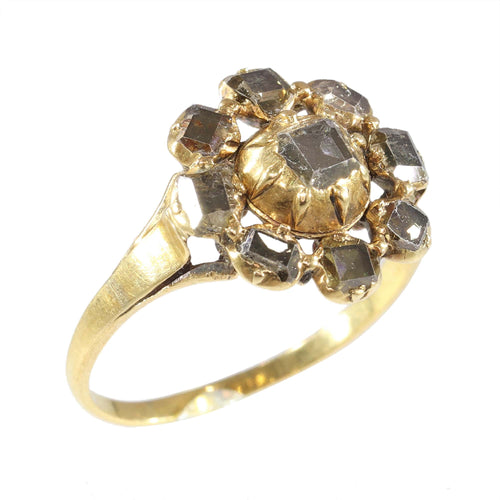 Bague 59 Bague cluster de diamants ancienne en or jaune 18K, vers 1600 58 Facettes 24278-0234