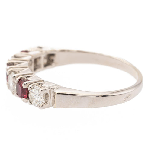 Bague 54 Bague demi-alliance en or blanc 18 carats, rubis et diamants 58 Facettes 2432020CN