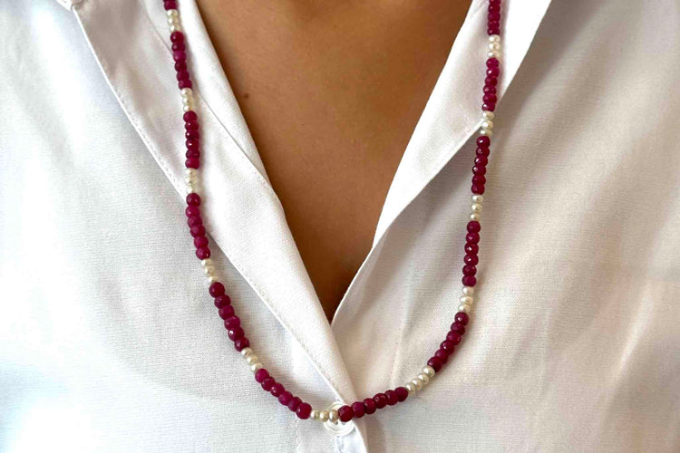 Collier Collier en perles de culture et rubis facettés 58 Facettes 24653