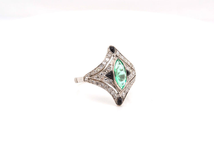 Bague 56 Bague Art déco en platine avec émeraude et diamants 58 Facettes 24962
