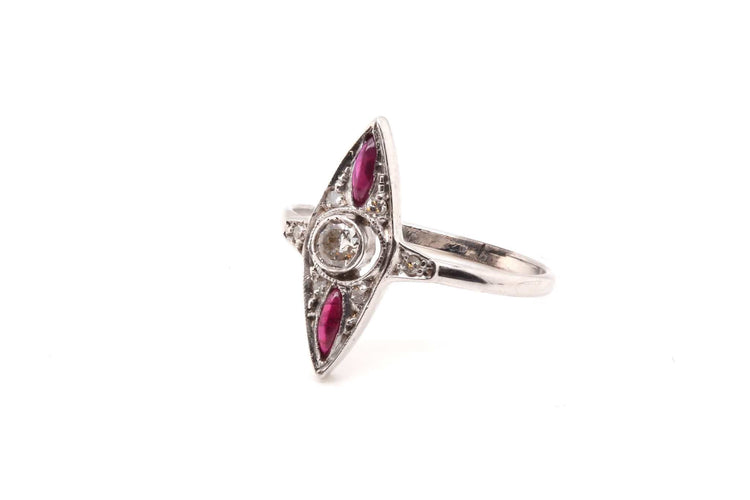 Bague 55.5 Bague marquise en or blanc avec diamants et rubis 58 Facettes 24974