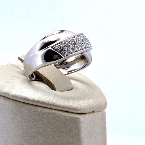 Bague 57.5 Bague pavée en or blanc 18K et diamants 0,84 ct 58 Facettes 250102