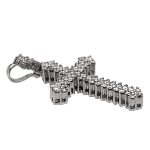 Pendentif Pendentif croix en or blanc 18 carats et diamants 58 Facettes 2505463CN