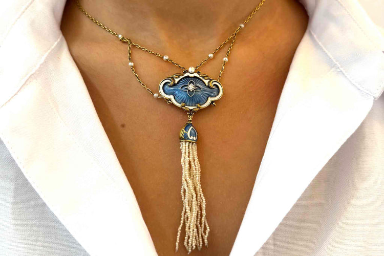 Collier Collier 19e siècle - Pendentif en or jaune 18k, perles fines, diamant et émail 58 Facettes 25456dv