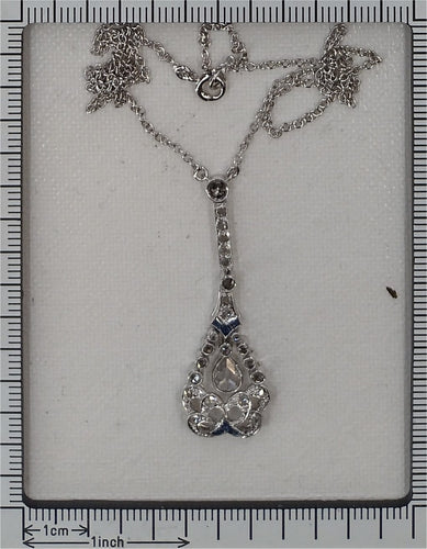 Collier Pendentif sur collier Belle Époque/Art déco en platine, diamants et saphirs 58 Facettes 26022-0155