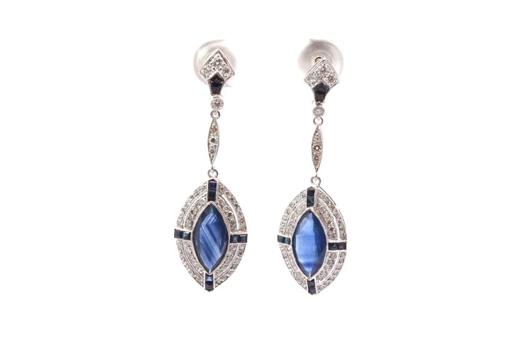 Boucles d'oreilles Art déco - Boucles d’oreilles en platine saphirs et diamants 58 Facettes 26291