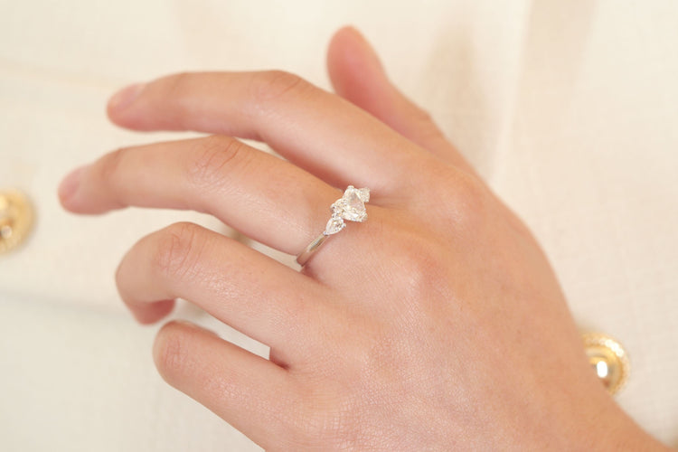 Bague 53 Bague cœur en platine avec diamants 58 Facettes 26295-25050