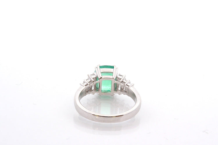 Bague 52 Bague en platine avec émeraude de Colombie 1,88 ct et diamants 58 Facettes 27080-27032b