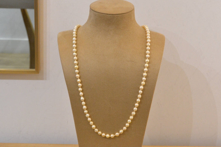 Collier Collier de perles de culture avec fermoir en or 18k 58 Facettes 27385