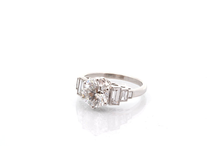 Bague 53 Bague en platine avec diamant 1,95 ct et diamants baguette 58 Facettes 27441-27608A