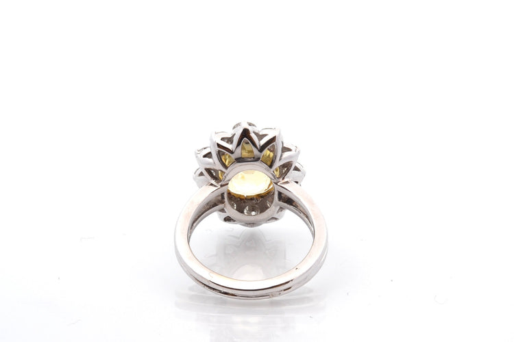 Bague 50.5 Bague en or 18k avec saphir jaune 4,68 ct et diamants 58 Facettes 27550-27181