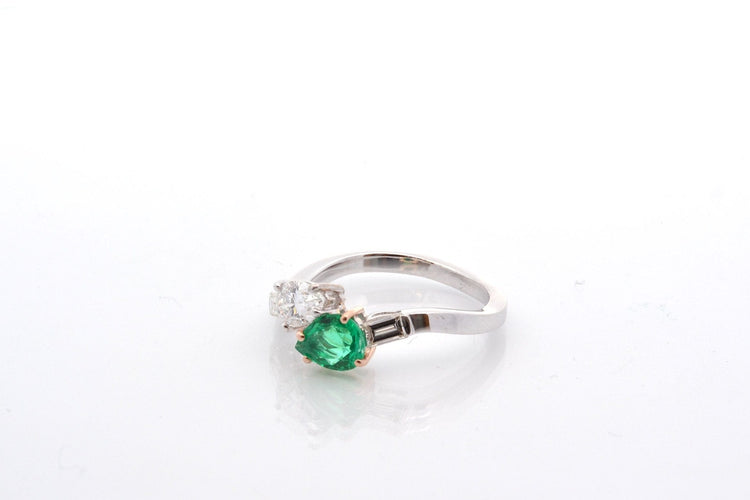 Bague 54 Bague émeraude et diamants en or 18 carats 58 Facettes 27554
