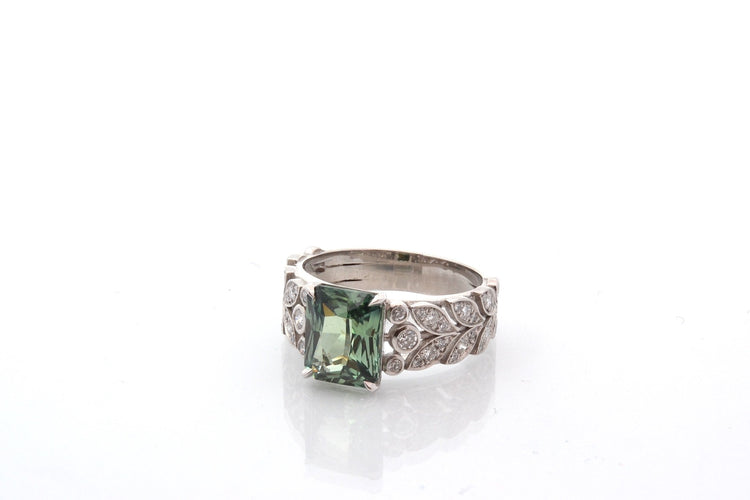 Bague 53 Bague vintage en platine au saphir vert et diamants 58 Facettes 27699