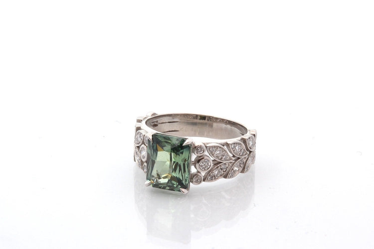 Bague 53 Bague vintage en platine au saphir vert et diamants 58 Facettes 27699