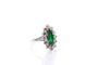 Bague 51 Bague vintage en or 18k et platine avec émeraude et diamants 58 Facettes 27832dv