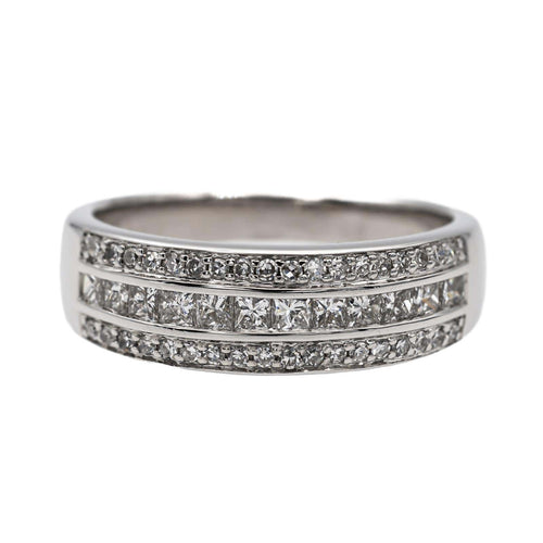 Bague 50 Bague en or blanc 18 carats pavée de diamants 58 Facettes 2783632CN