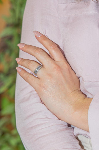 Bague 50 Bague en or blanc 18 carats pavée de diamants 58 Facettes 2783632CN