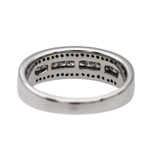 Bague 50 Bague en or blanc 18 carats pavée de diamants 58 Facettes 2783632CN
