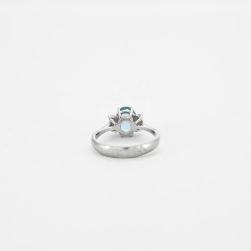 Bague 52 Bague aigue-marine et diamants en or gris 58 Facettes