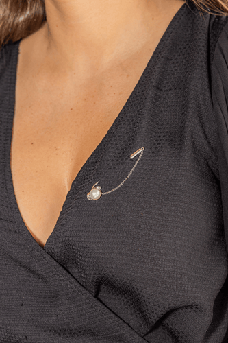 Broche Broche épingle en or blanc 18 carats, perle et diamants 58 Facettes 2837529CN