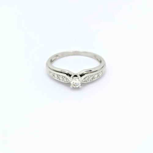 Bague 54 Bague solitaire en or blanc 18 carats et diamants 58 Facettes 28793