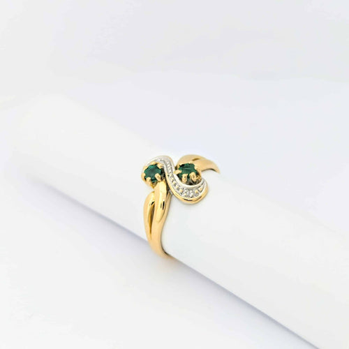 Bague 53 Bague en or jaune 18 carats avec diamants et émeraudes 58 Facettes 29047