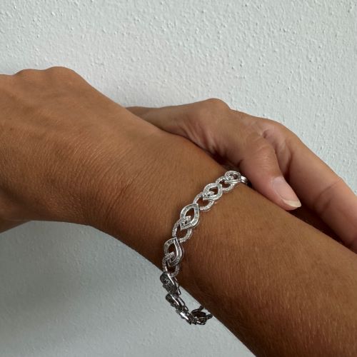 Bracelet Bracelet motif navette en or blanc 18 ct et diamants 58 Facettes 30428