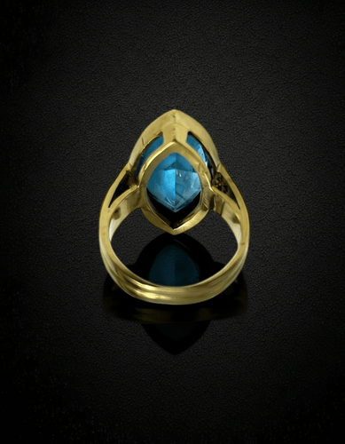 Bague 53 Bague - Topaze bleue taille marquise et diamants en or jaune 18 carats 58 Facettes