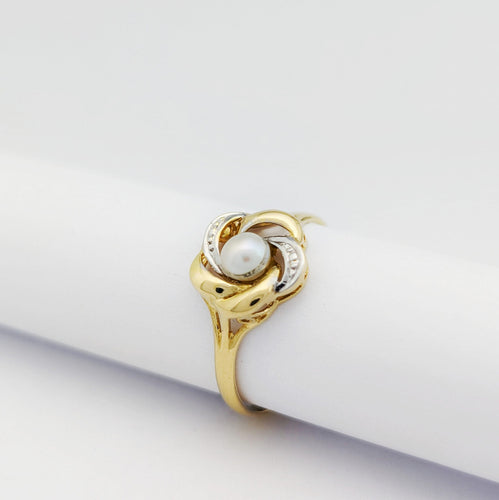 Bague 56 Bague fleur en or jaune 18 carats et perle de culture 58 Facettes 32233