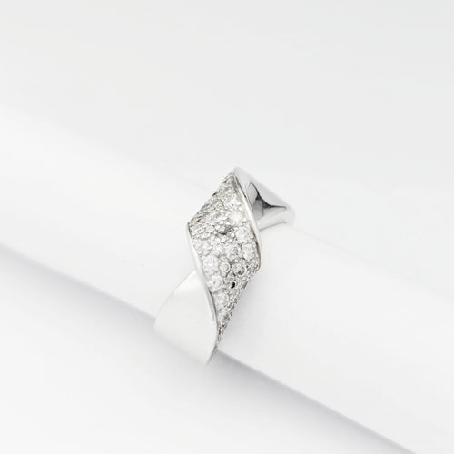 Bague 55 Bague torsadée en or blanc 18 carats et diamants 58 Facettes 32648