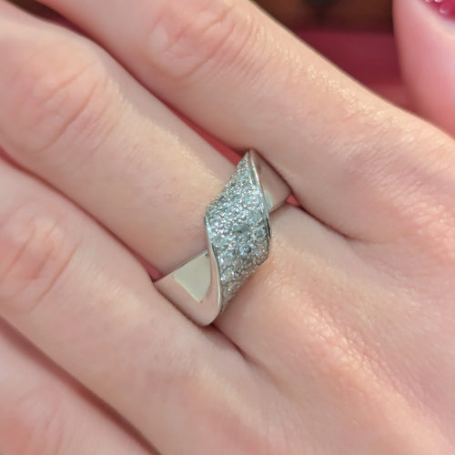 Bague 55 Bague torsadée en or blanc 18 carats et diamants 58 Facettes 32648