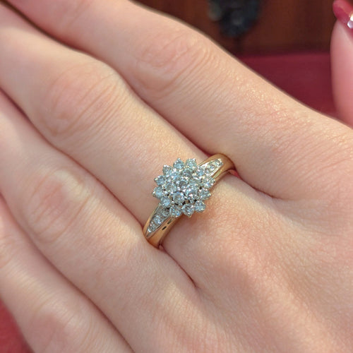 Bague 54 Bague motif floral en or jaune 18 carats et diamants 58 Facettes 32679